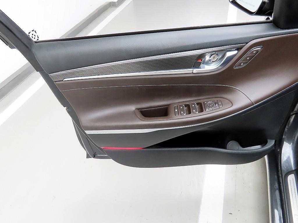 HYUNDAI Grandeur - Vista 11