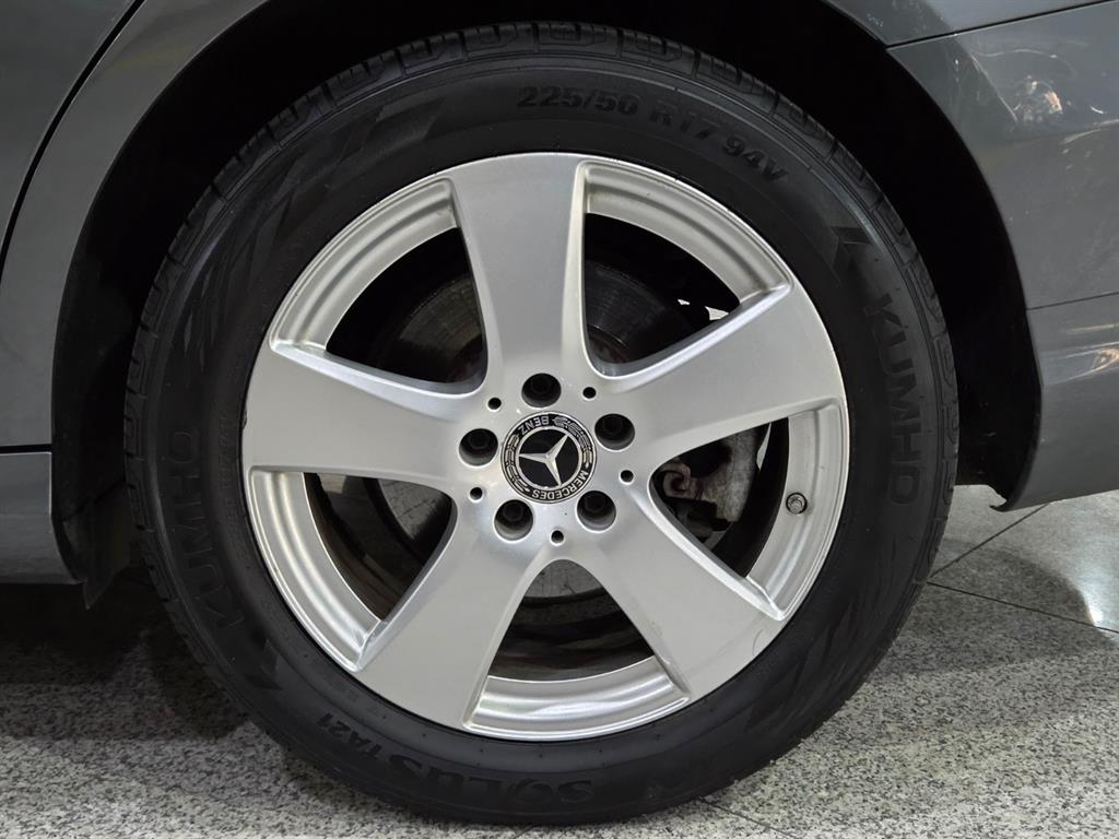 Mercedes Benz C Class 2018 Gris - Importación desde Corea - HF Imports Iquique - Foto 20