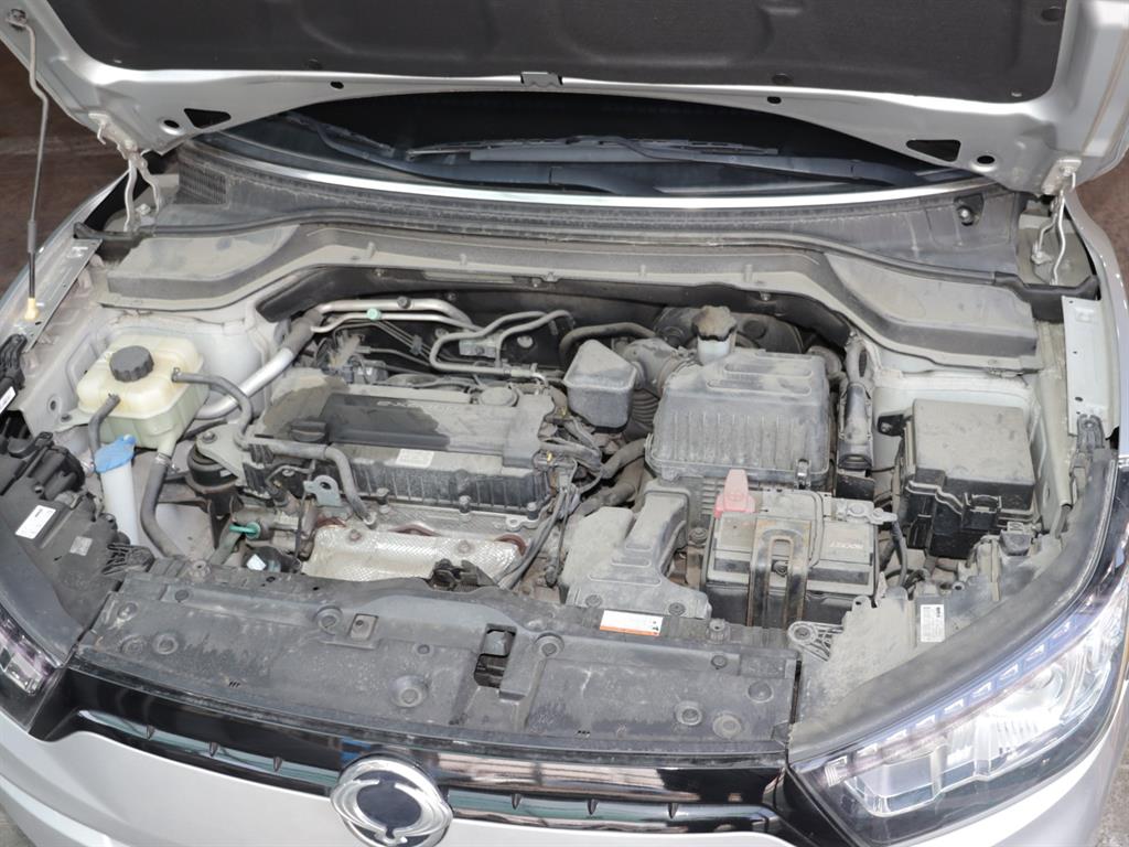 Ssangyong Tivoli 2015 Blanco - Importación desde Corea - HF Imports Iquique - Foto 7