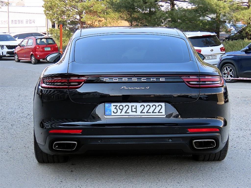 Porsche Panamera - Vista 4
