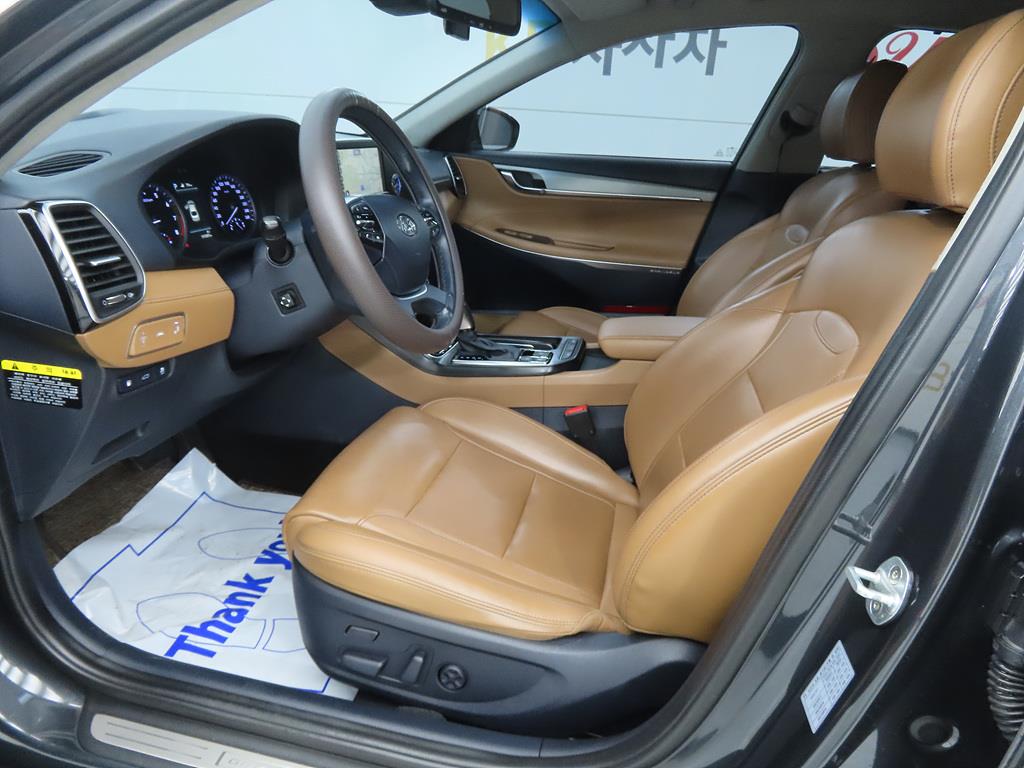 HYUNDAI Grandeur - Vista 5