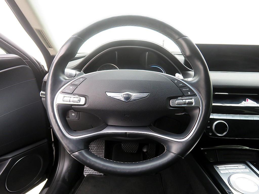 Genesis G80 - Vista 10