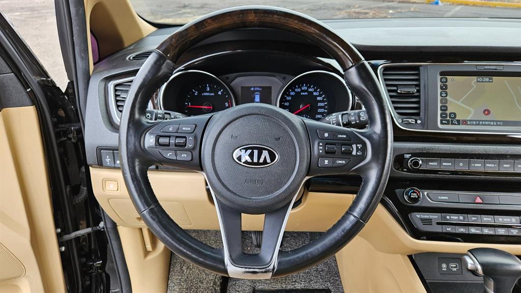 KIA Carnival 2019 Negro - Importación desde Corea - HF Imports Iquique - Foto 14