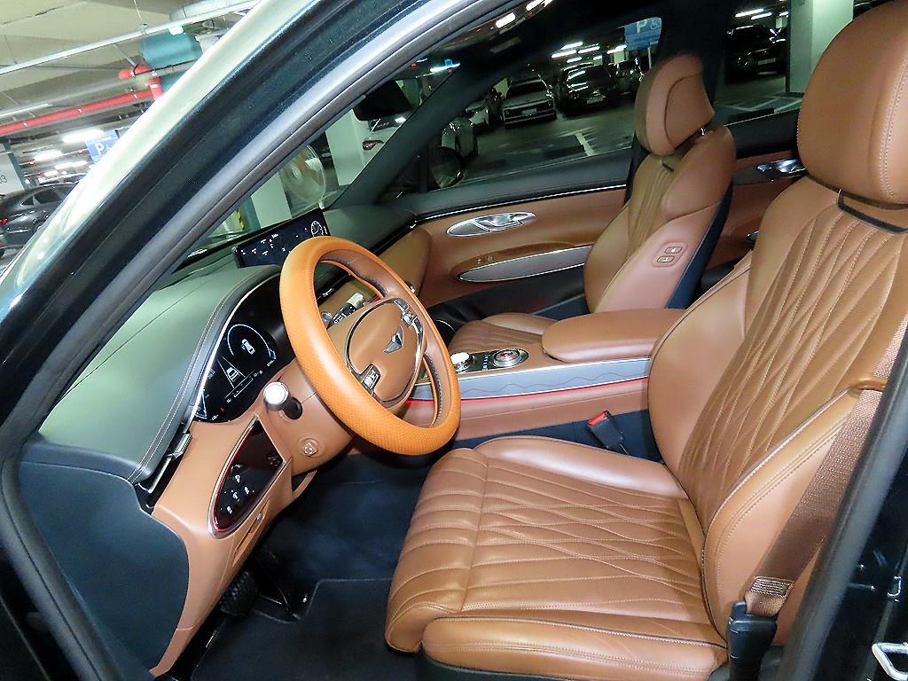 Genesis GV70 - Vista 6