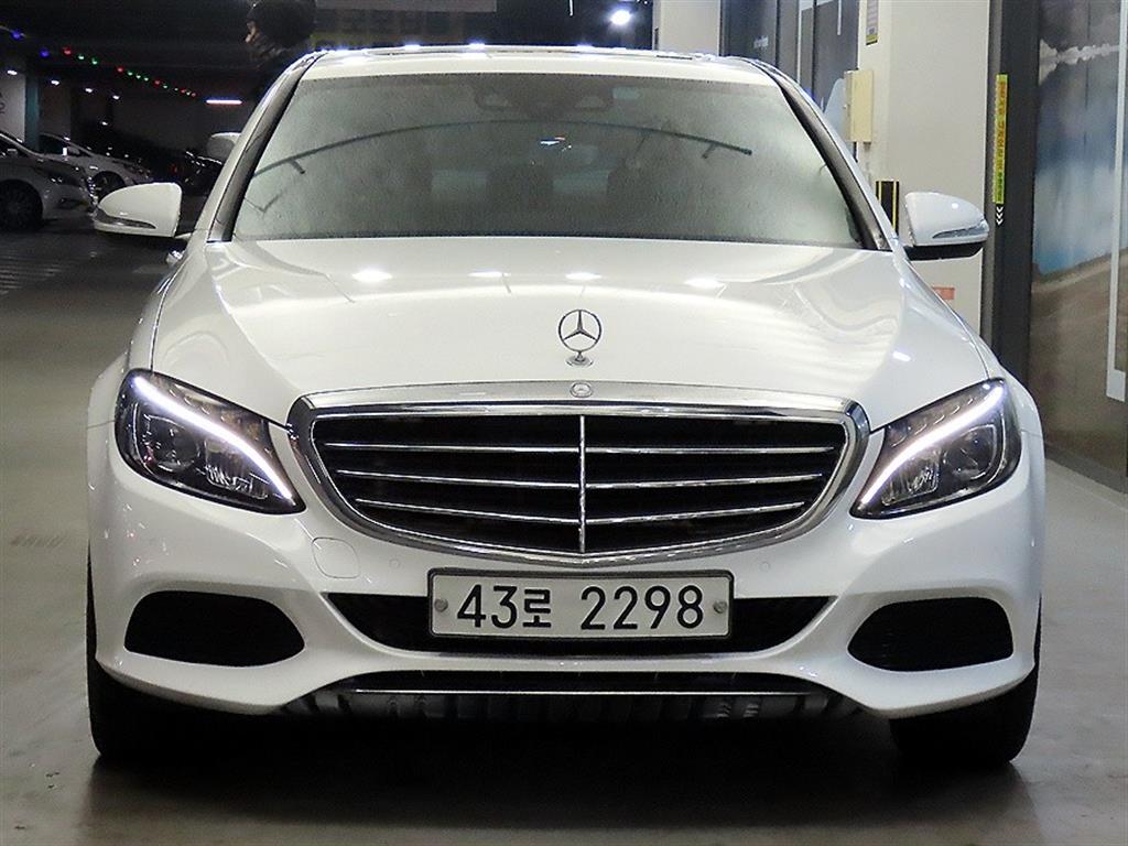 Mercedes Benz C Class - Vista 2