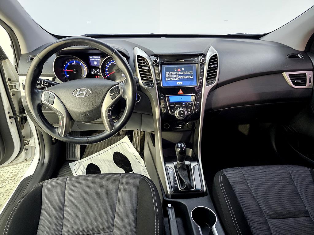 HYUNDAI i30 - Vista 5