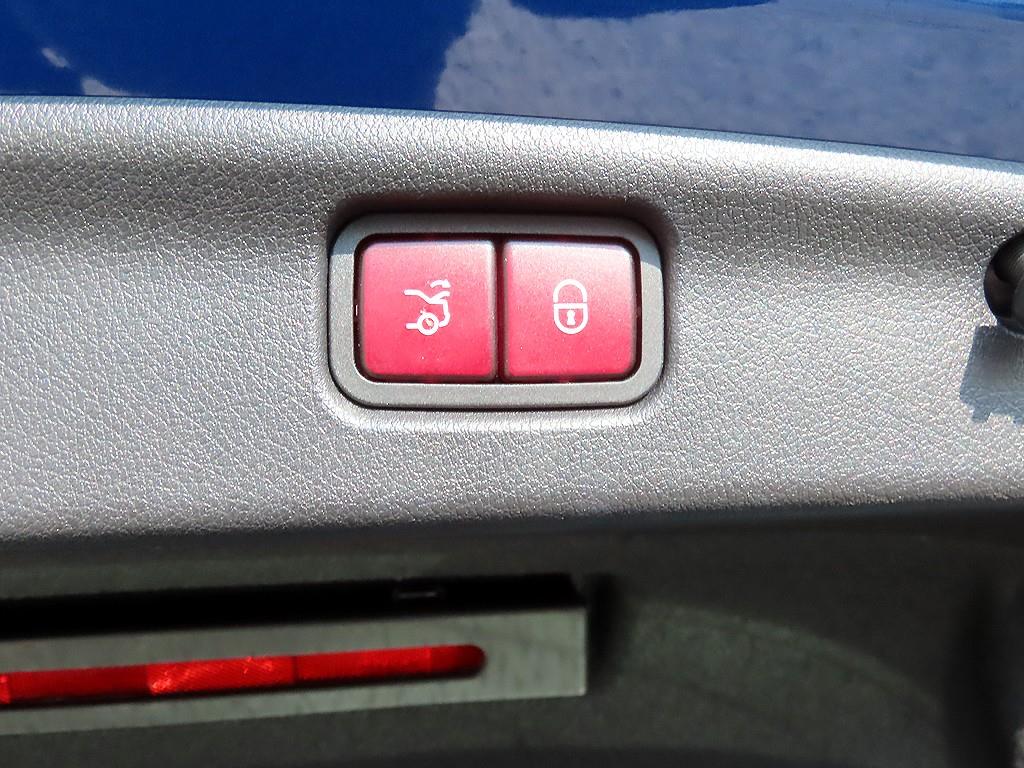 Mercedes Benz C Class 2022 Azul - Importación desde Corea - HF Imports Iquique - Foto 16