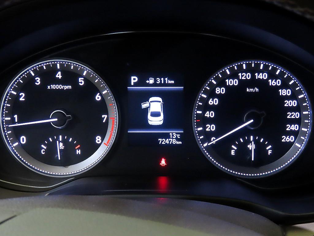 HYUNDAI Grandeur - Vista 9