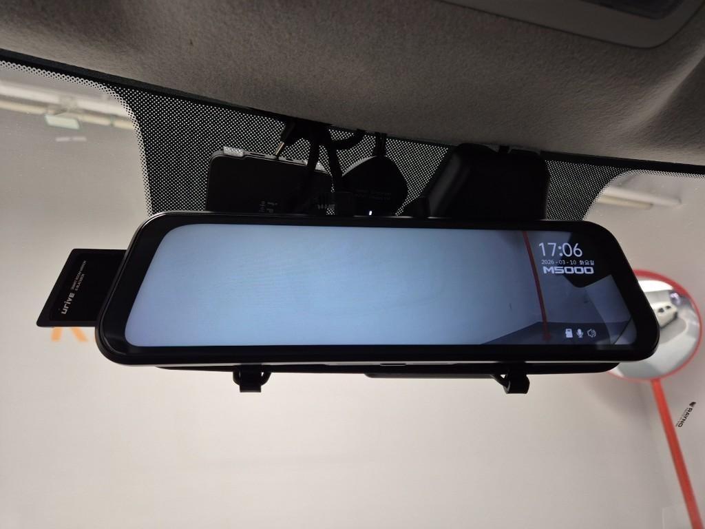 HYUNDAI Casper - Vista 12