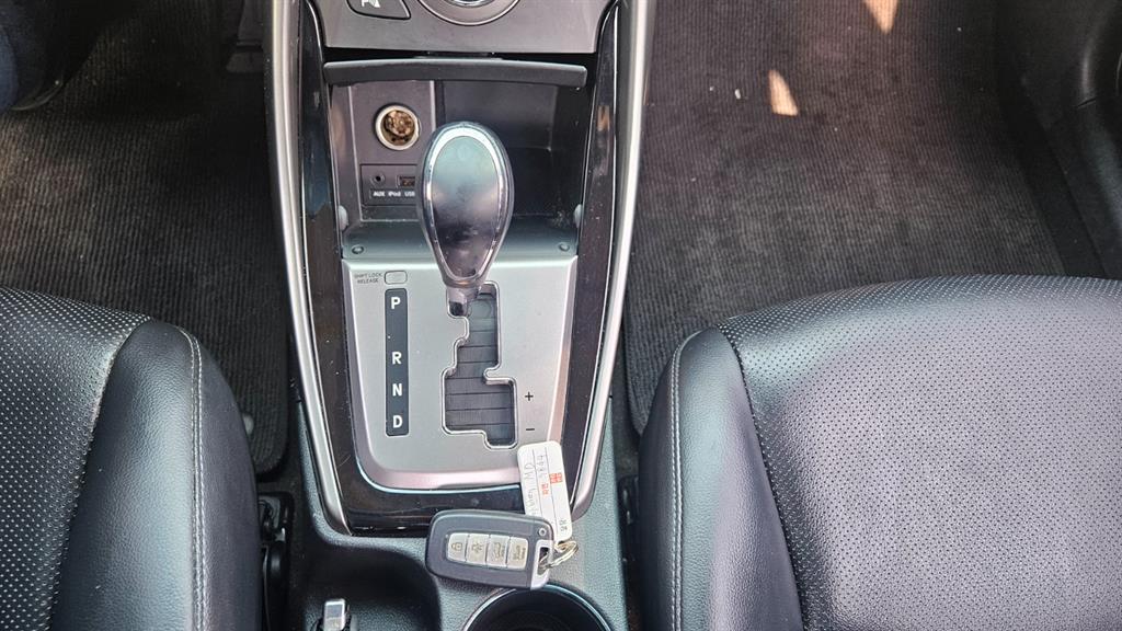 HYUNDAI Avante - Vista 9