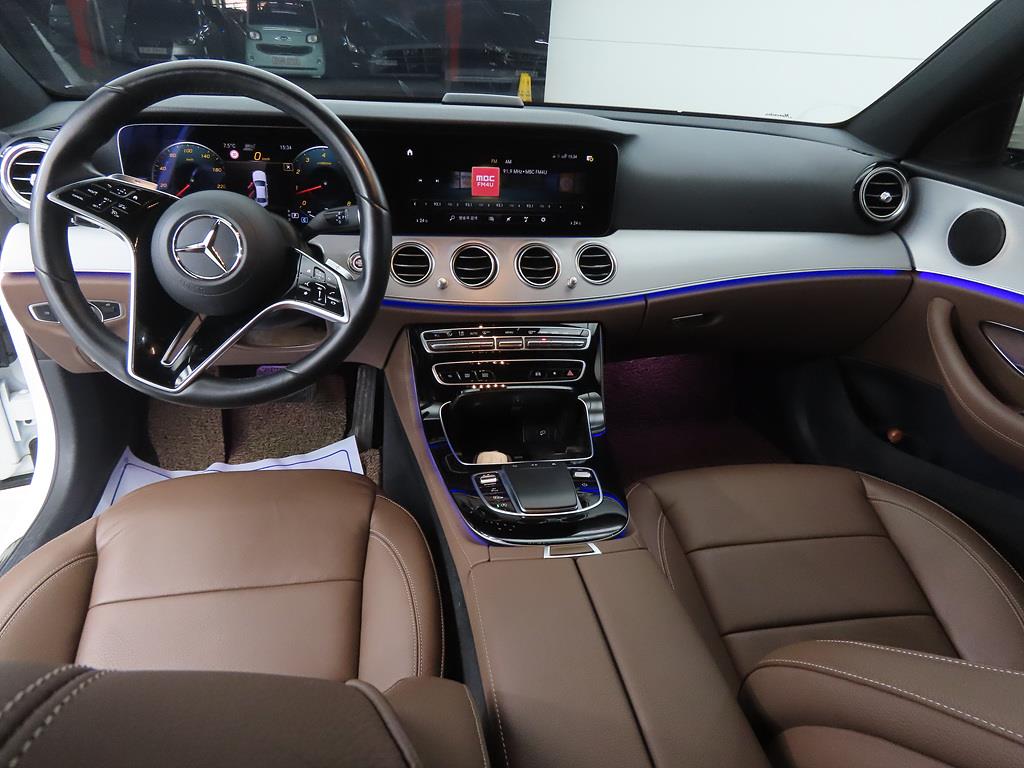 Mercedes Benz E class - Vista 7