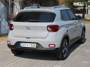 HYUNDAI Venue - Vista 6