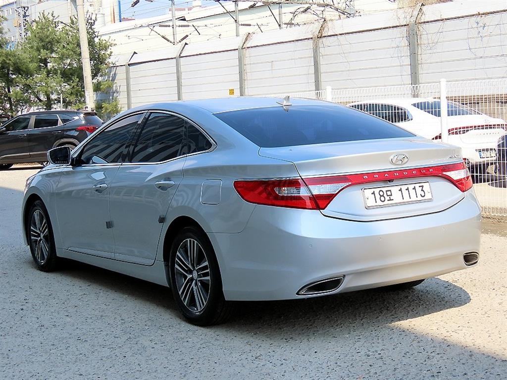 HYUNDAI Grandeur - Vista 3