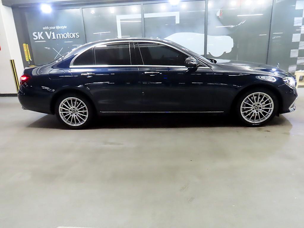 Mercedes Benz E class - Vista 3