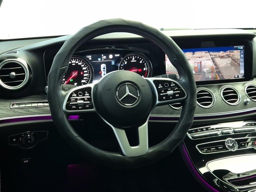 Mercedes Benz E class - Vista 9