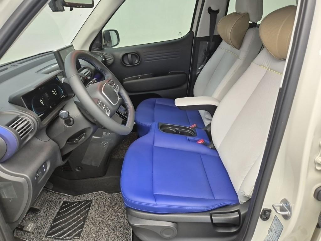 HYUNDAI Casper - Vista 11