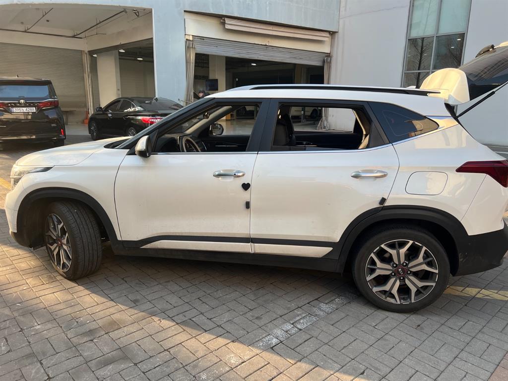 KIA Seltos - Vista 2