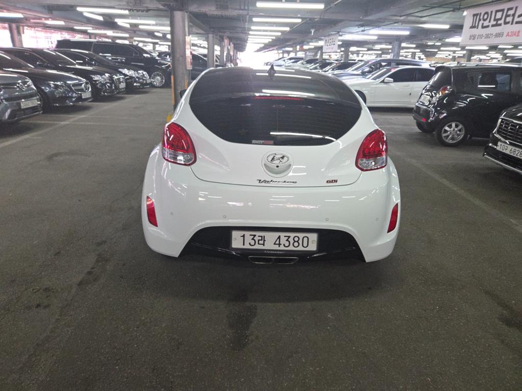 HYUNDAI Veloster - Vista 5