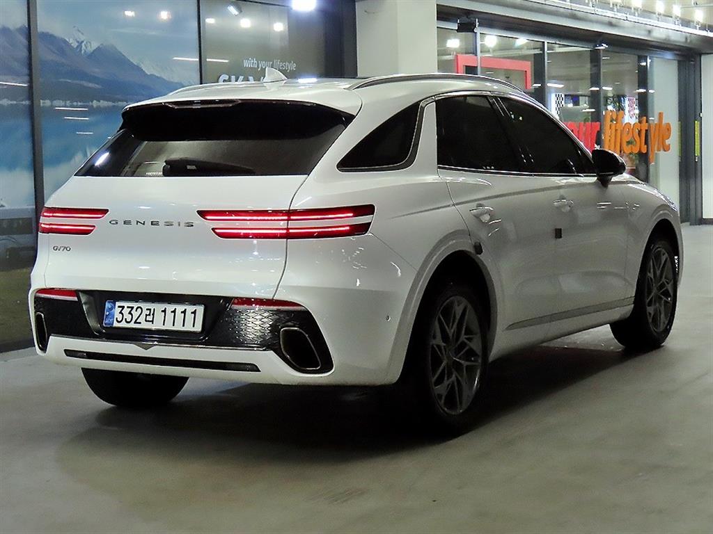 Genesis GV70 - Vista 4