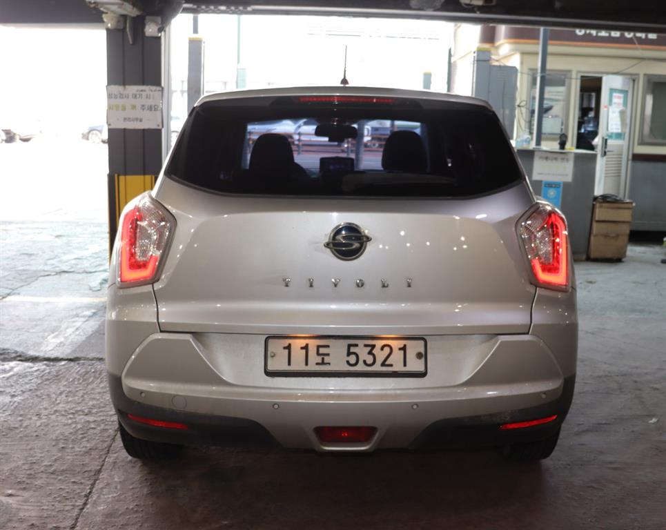 Ssangyong Tivoli - Vista 11