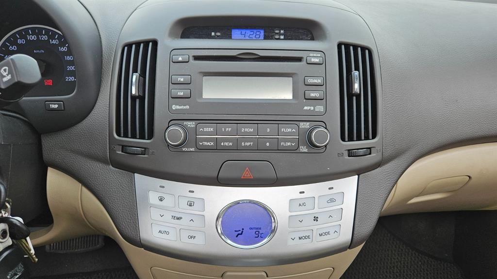 HYUNDAI Avante 2010 Blanco - Importación desde Corea - HF Imports Iquique - Foto 16