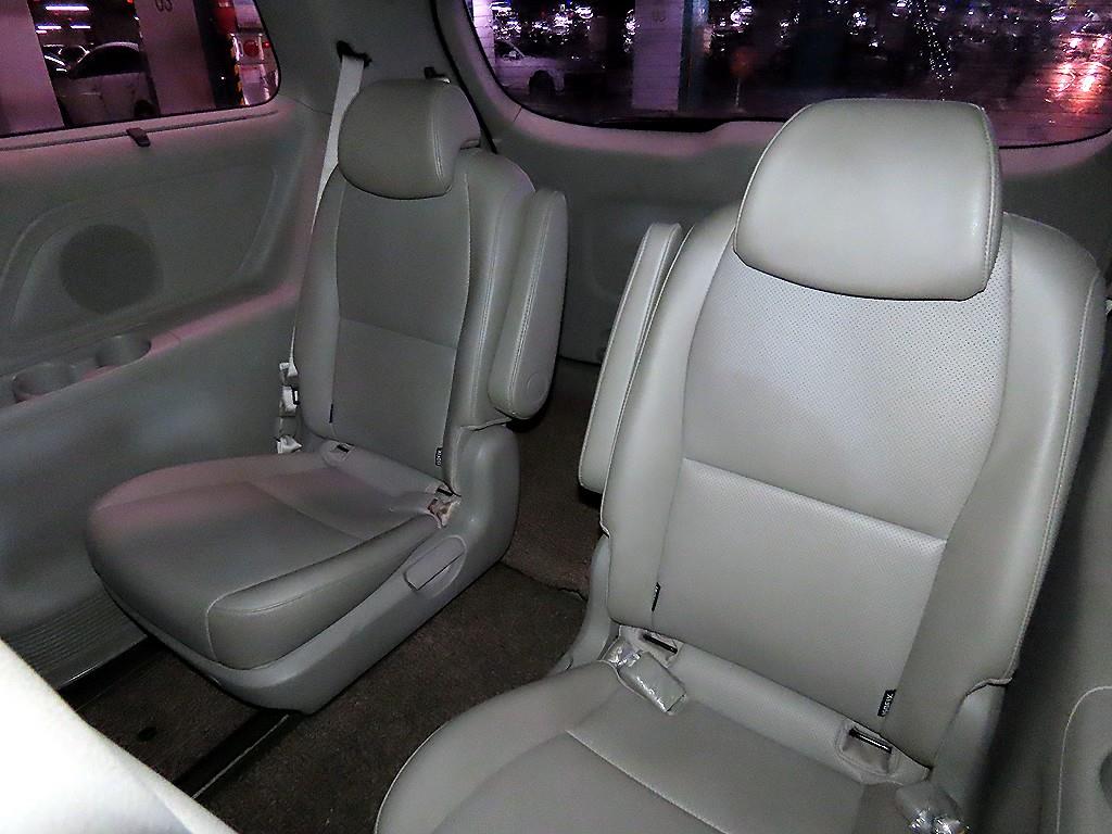 KIA Carnival - Vista 8