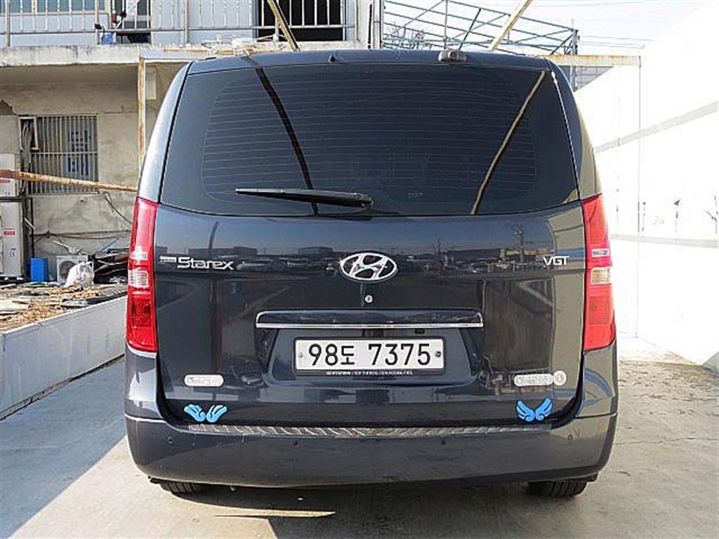 HYUNDAI Starex - Vista 5