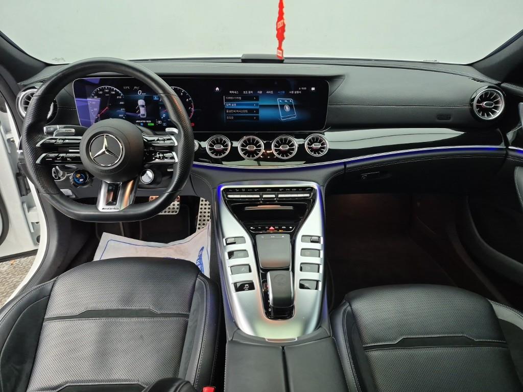 Mercedes Benz AMG GT - Vista 5