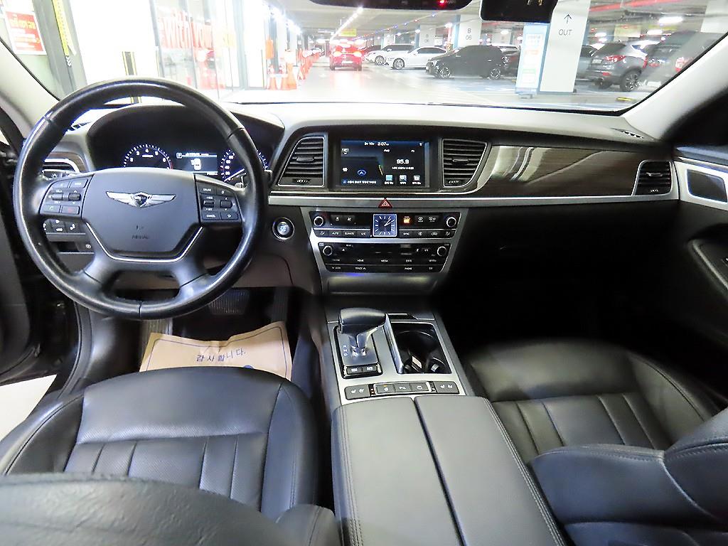 Genesis G80 - Vista 10