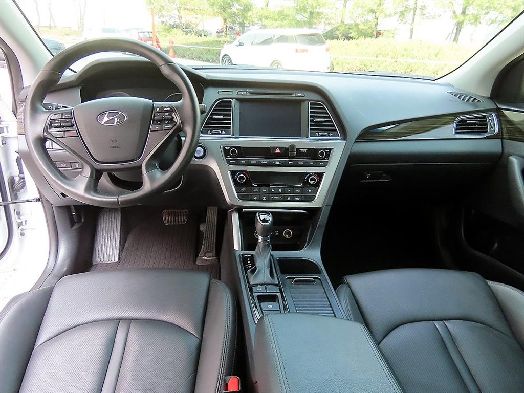 HYUNDAI Sonata - Vista 7