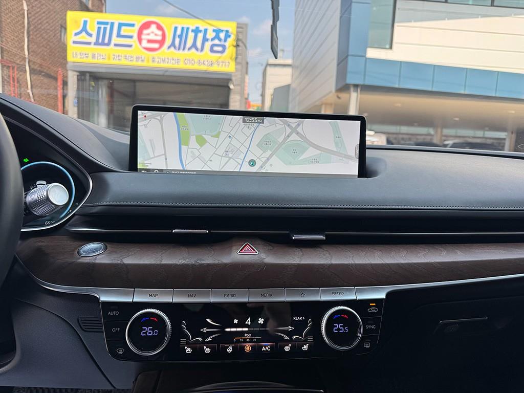 Genesis G80 - Vista 9