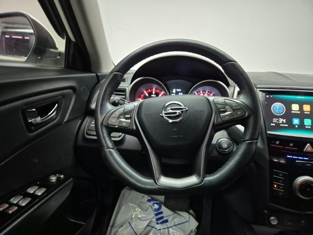 Ssangyong Tivoli - Vista 9