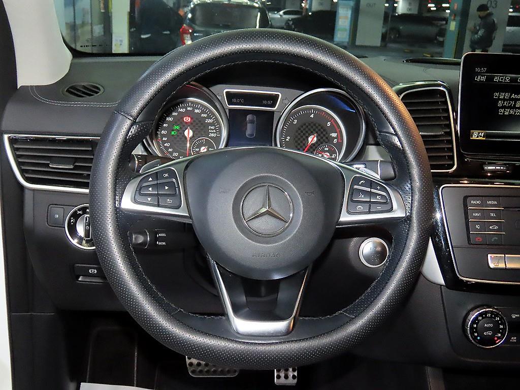 Mercedes Benz GLE Class - Vista 8