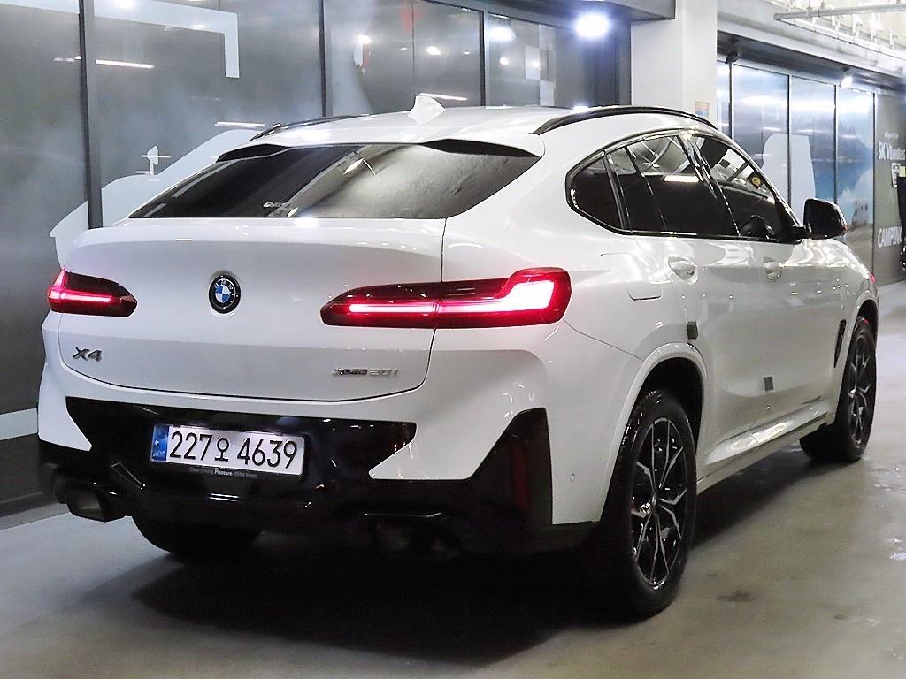 BMW X4 - Vista 4