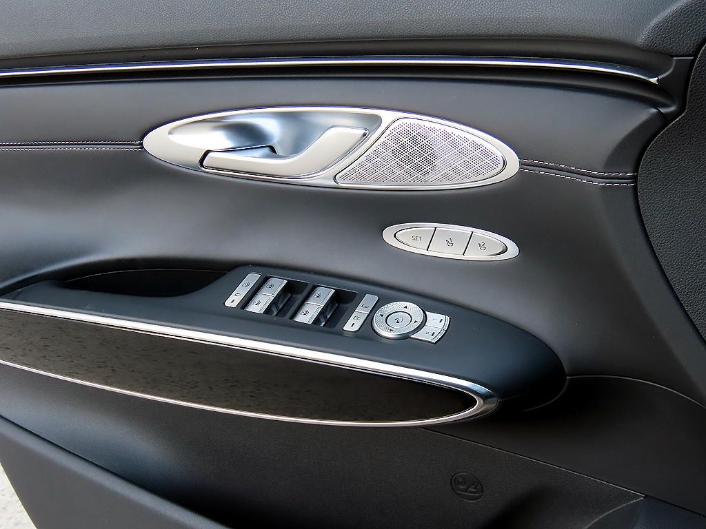 Genesis GV70 - Vista 12