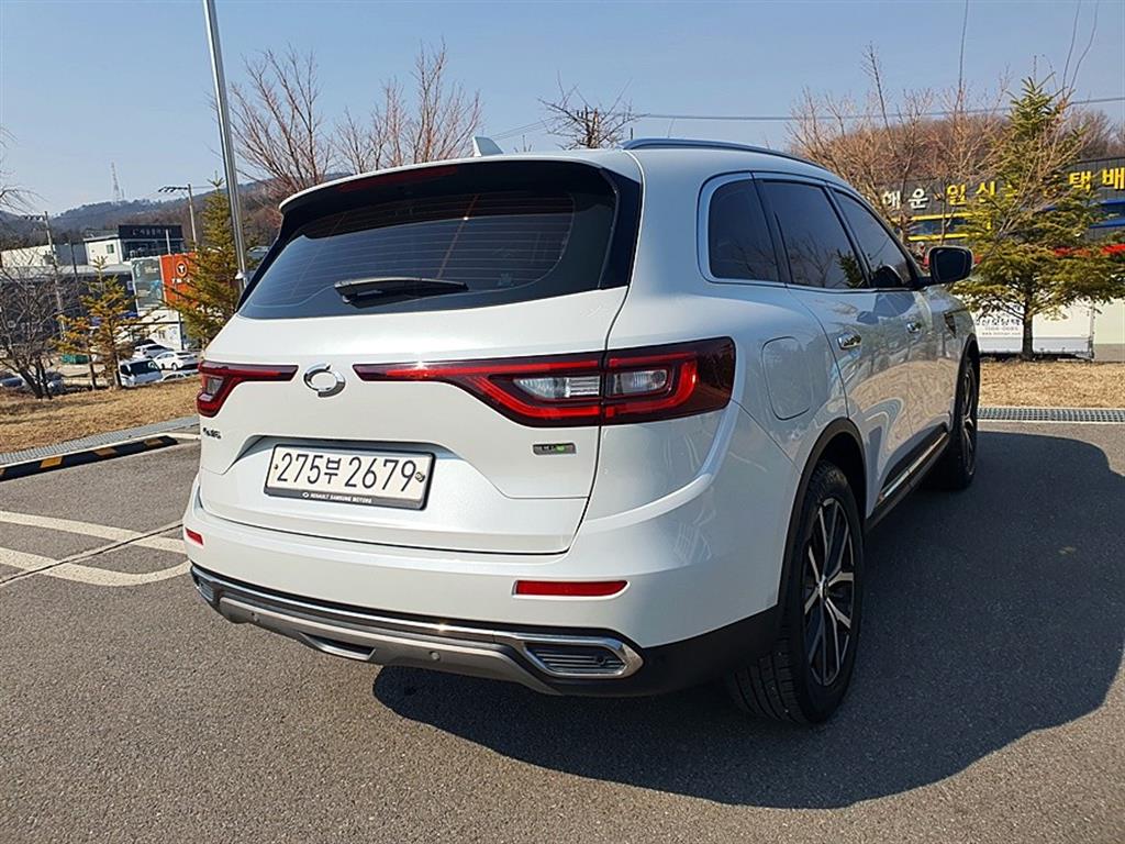 SAMSUNG QM6 - Vista 6