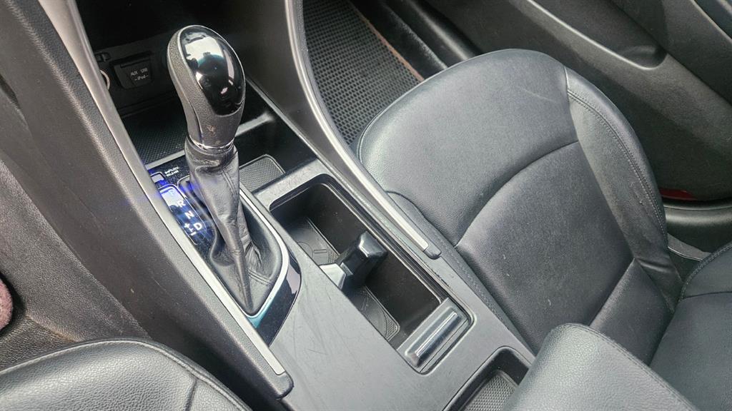 HYUNDAI Sonata - Vista 9