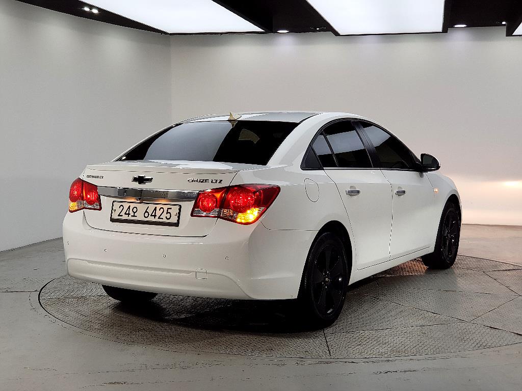 Chevrolet Cruise - Vista 4