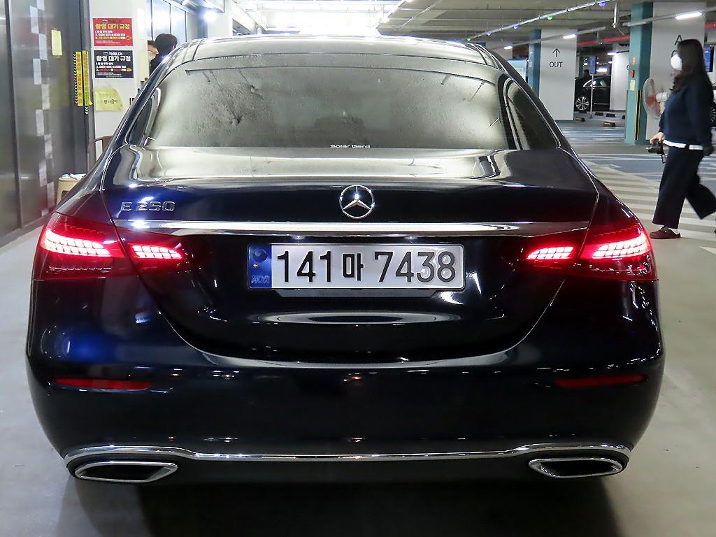 Mercedes Benz E class - Vista 5