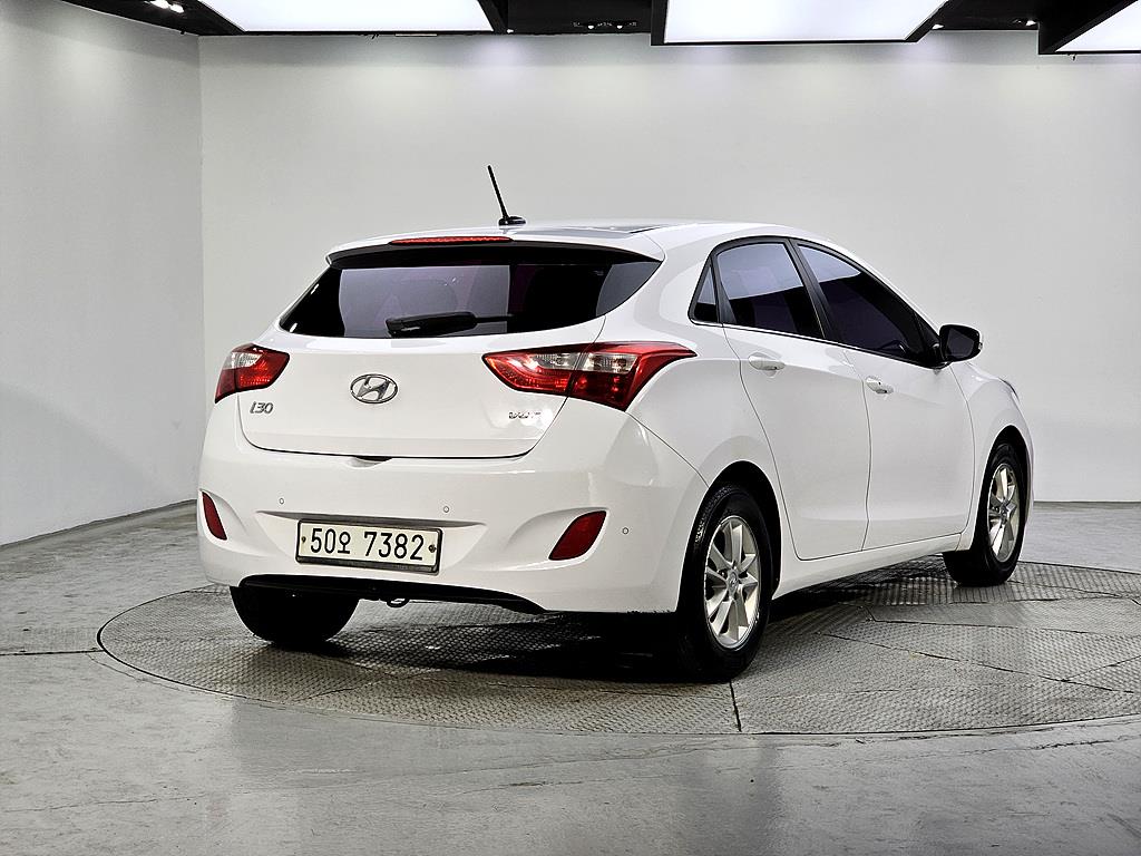 HYUNDAI i30 - Vista 4