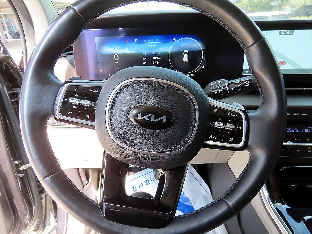 KIA Carnival - Vista 9