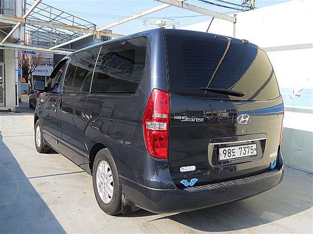 HYUNDAI Starex - Vista 7
