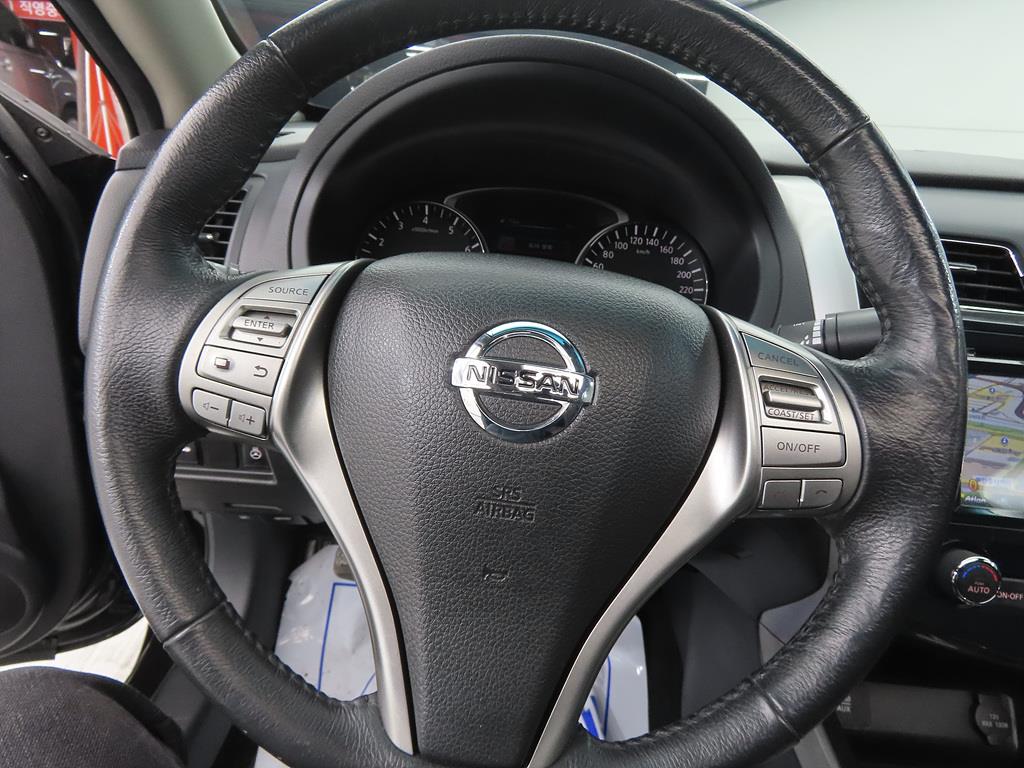 Nissan Altima - Vista 8