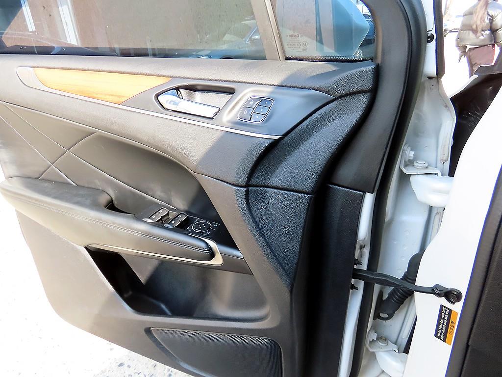 Lincoln MKC - Vista 11