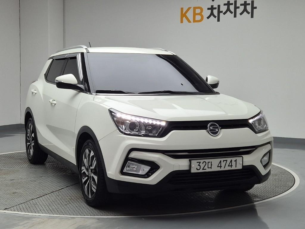 Ssangyong Tivoli - Vista 4