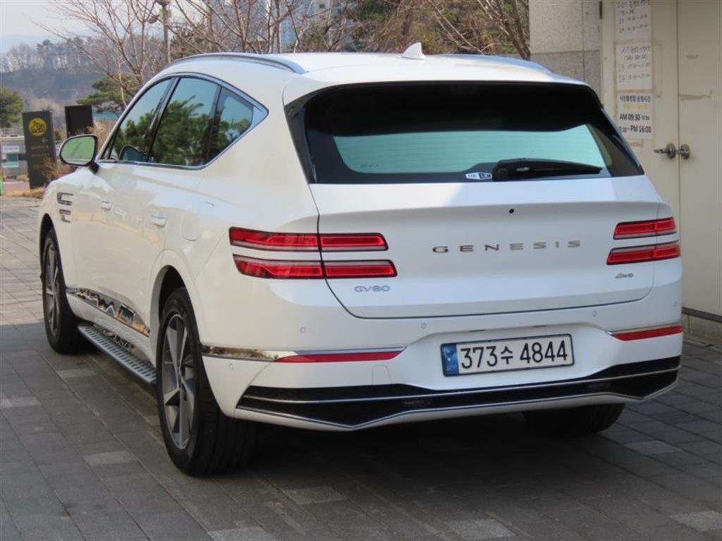 Genesis GV80 - Vista 7