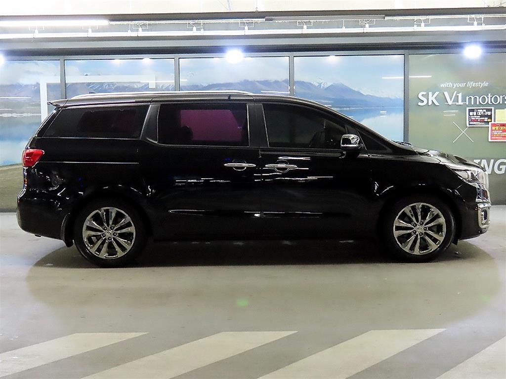KIA Carnival - Vista 3