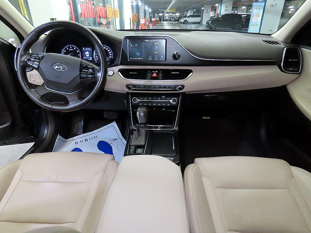 HYUNDAI Grandeur - Vista 10