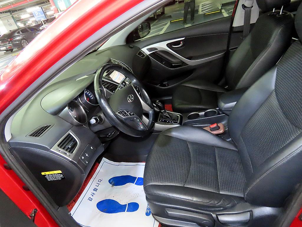 HYUNDAI Avante - Vista 6