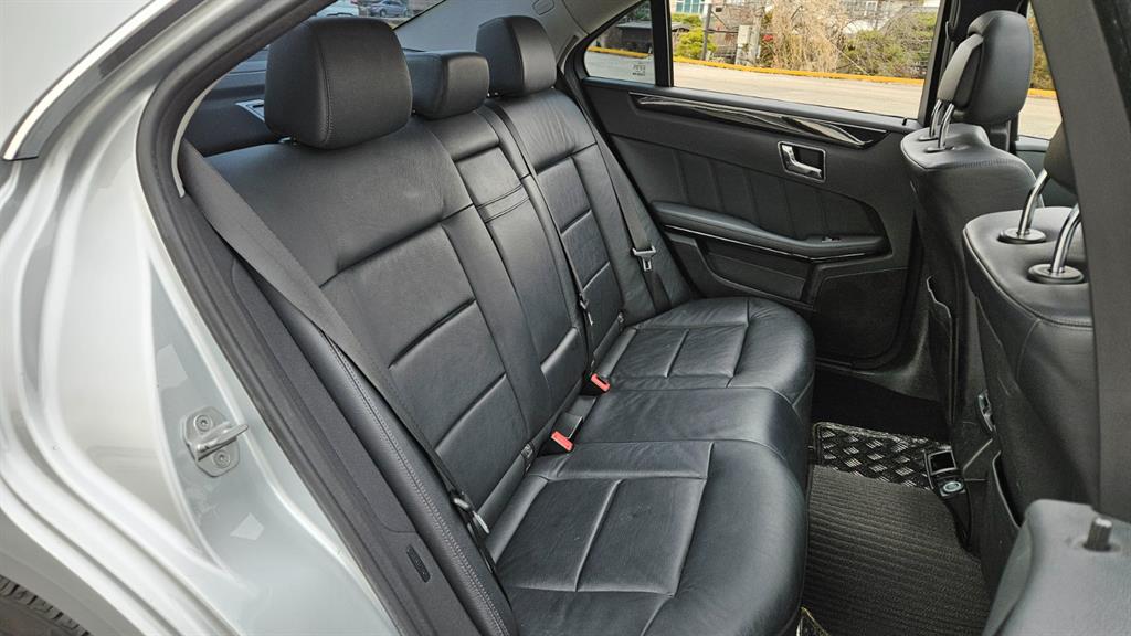 Mercedes Benz E class - Vista 11